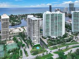 Picture of 20185 E Country Club Dr # 206, Aventura, FL 33180