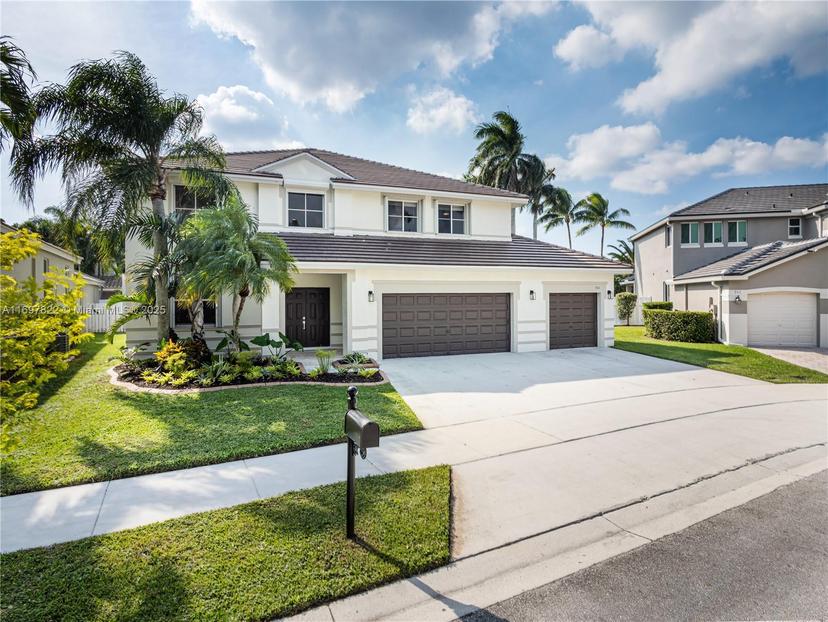 Picture of 946 Greenwood Rd, Weston FL 33327