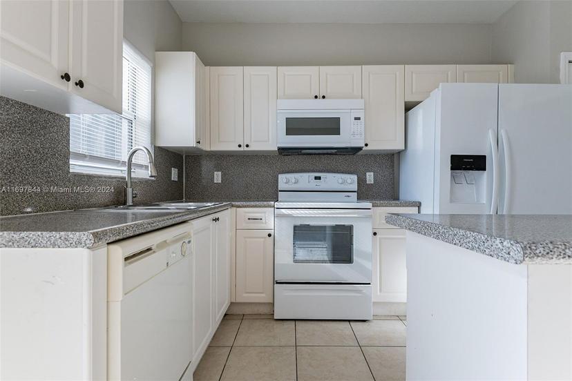 Picture of 2972 SE 15Th Ter # 1, Homestead FL 33035