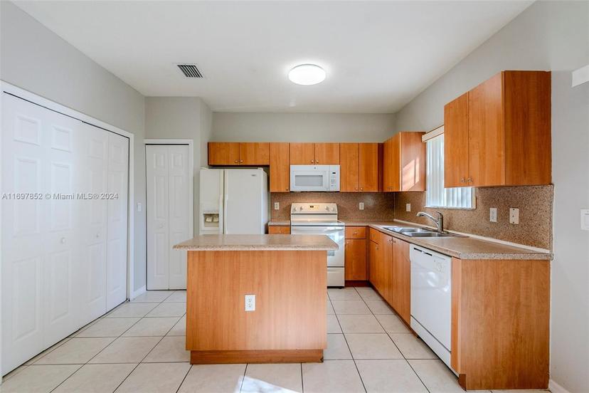 Picture of 1564 SE 31St Ct # 0, Homestead FL 33035