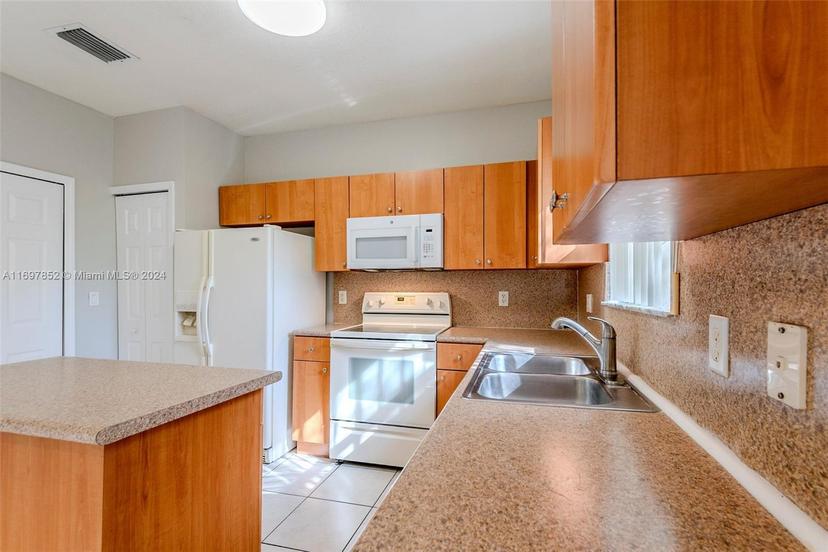 Picture of 1564 SE 31St Ct # 0, Homestead FL 33035
