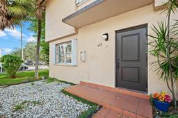 Picture of 130 SW 108Th Ave # J1, Sweetwater, FL 33174
