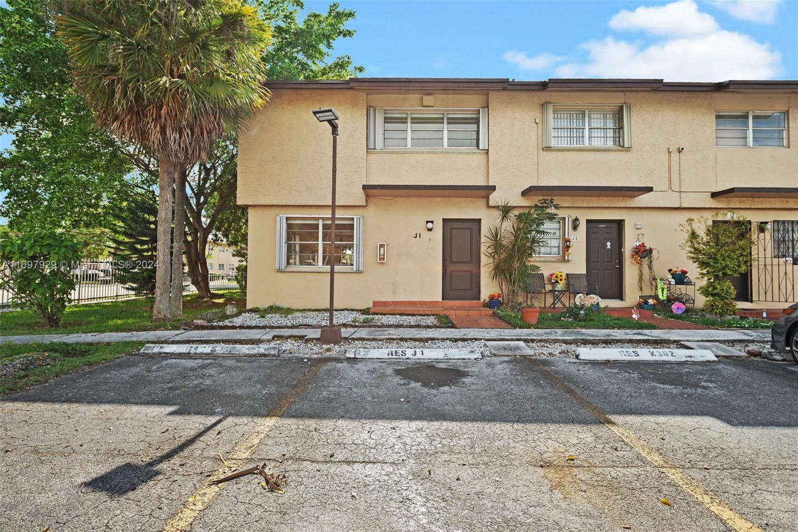 Picture of 130 SW 108Th Ave # J1, Sweetwater, FL 33174