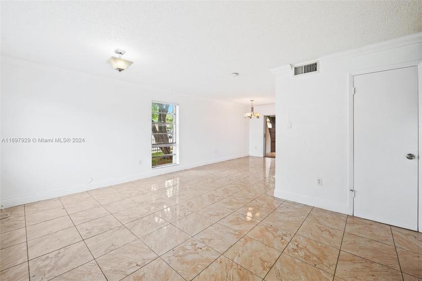 Picture of 130 SW 108Th Ave # J1, Sweetwater FL 33174
