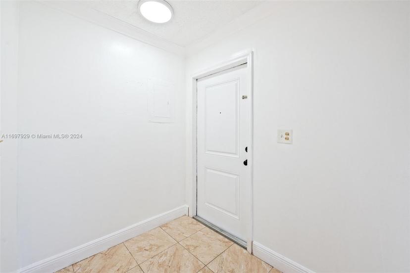 Picture of 130 SW 108Th Ave # J1, Sweetwater FL 33174