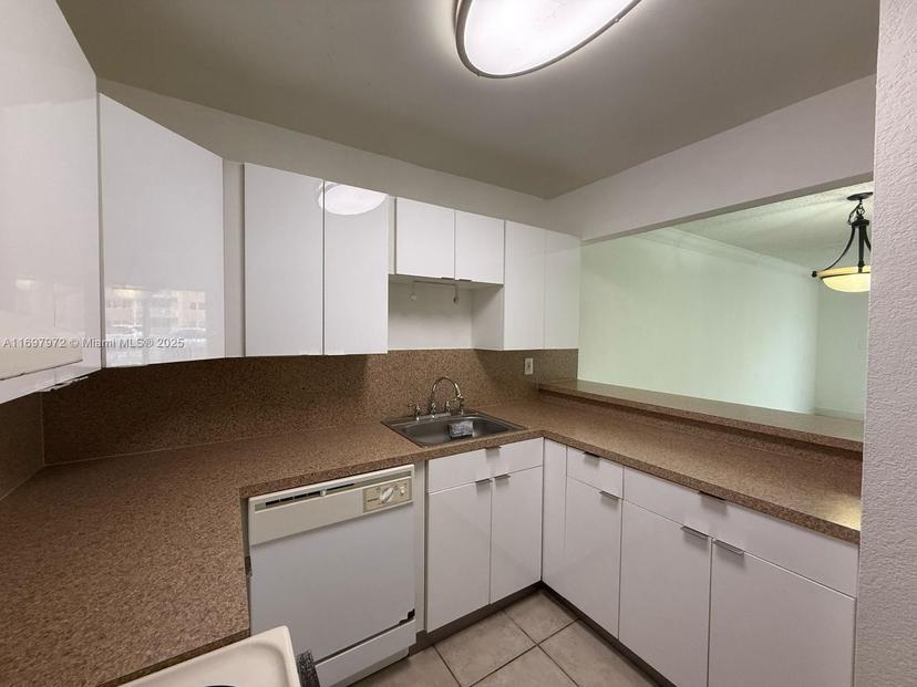 Picture of 7000 NW 186Th St # 114, Hialeah FL 33015
