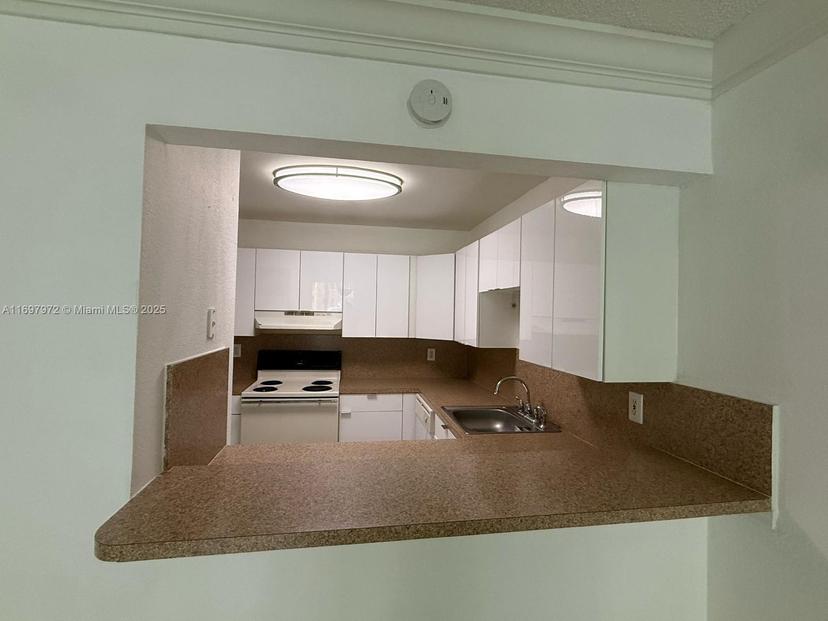 Picture of 7000 NW 186Th St # 114, Hialeah FL 33015