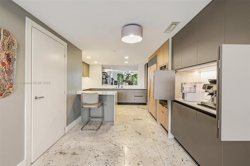 Picture of 2627 S Bayshore Dr # 504, Miami FL 33133