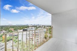 Picture of 4101 Pine Tree Dr # 1702, Miami Beach, FL 33140