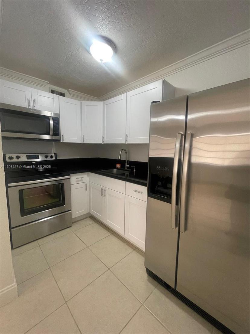 Picture of 11195 SW 1St St # 314, Sweetwater FL 33174
