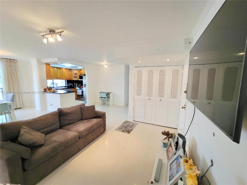 Picture of 17011 N Bay Rd # 906, Sunny Isles Beach FL 33160