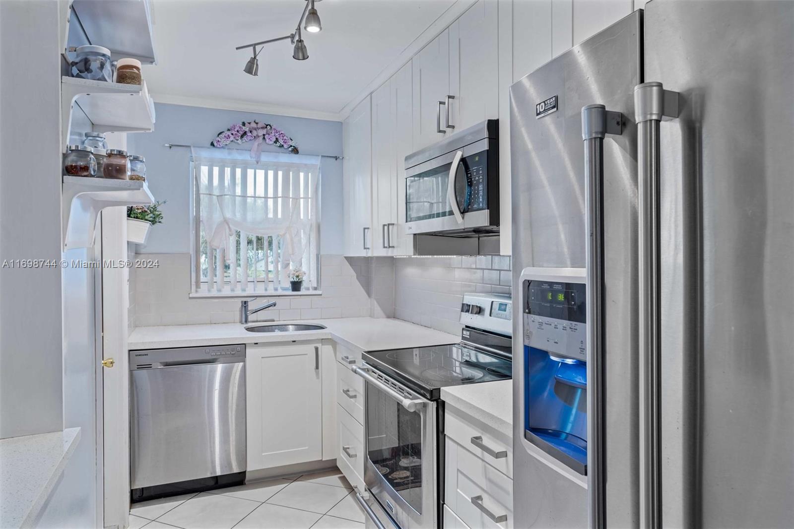 Picture of 501 Blue Heron Dr # A, Hallandale Beach, FL 33009