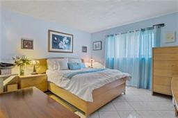 Picture of 501 Blue Heron Dr # A, Hallandale Beach, FL 33009