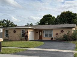 Picture of 8510 NW 3Rd St, Pembroke Pines, FL 33024