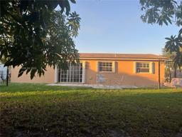 Picture of 8510 NW 3Rd St, Pembroke Pines, FL 33024