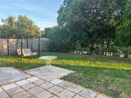 Picture of 8510 NW 3Rd St, Pembroke Pines, FL 33024