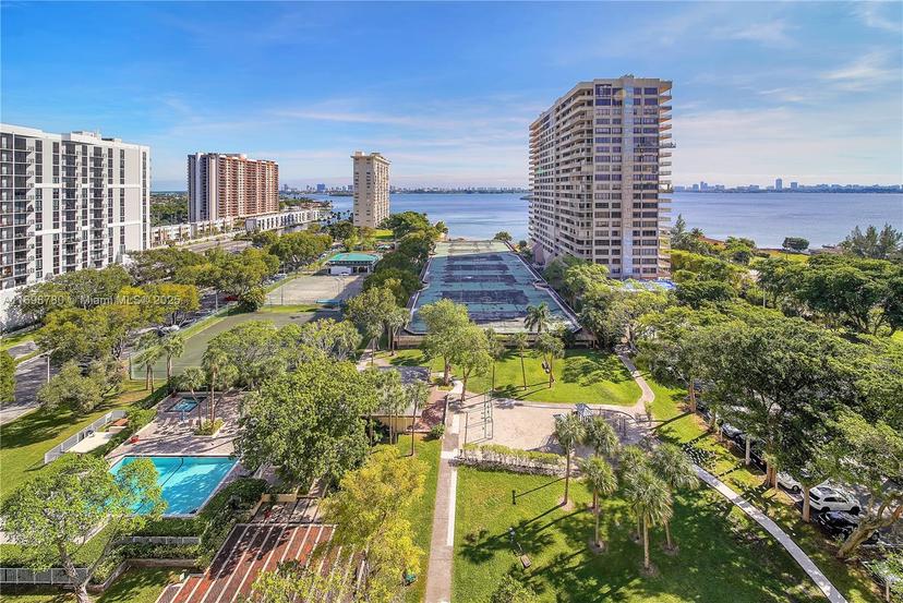 Picture of 11111 Biscayne Blvd # 1225, Miami FL 33181