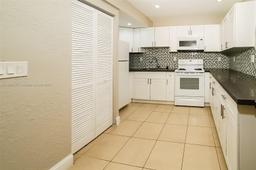 Picture of 450 SW 28Th Way, Fort Lauderdale, FL 33312