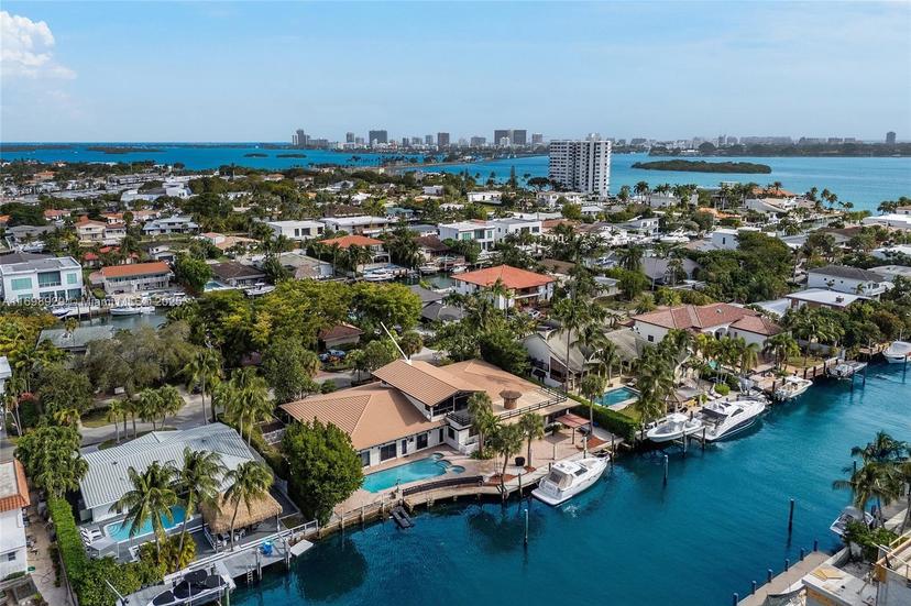 Picture of 2010 NE 120Th Rd, North Miami FL 33181