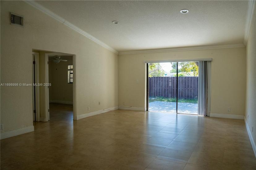 Picture of 11242 SW 116Th Ln # 11242, Miami FL 33176