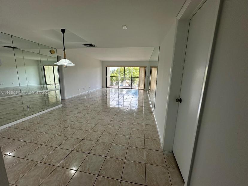 Picture of 491 Racquet Club Rd # 308, Weston FL 33326