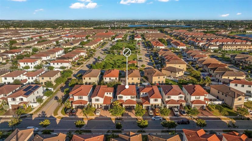 Picture of 10521 W 35Th Way, Hialeah FL 33018