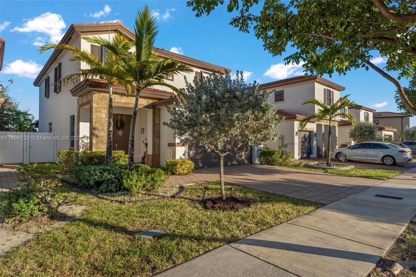 Picture of 10521 W 35Th Way, Hialeah FL 33018
