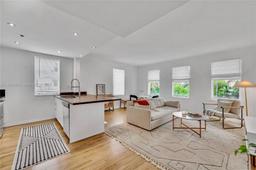 Picture of 802 Euclid Ave # 302, Miami Beach, FL 33139