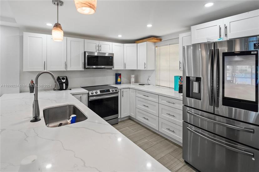 Picture of 141 SE 3Rd Ave # 101, Dania Beach FL 33004