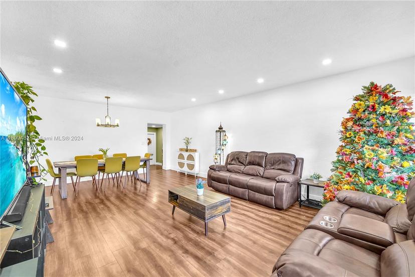 Picture of 11320 NW 59Th Ave, Hialeah FL 33012