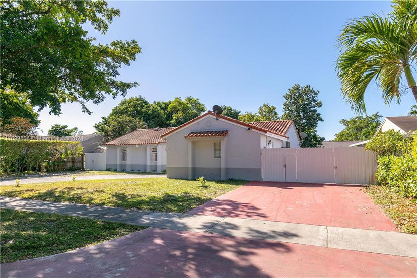 Picture of 19662 NW 62Nd Ct, Hialeah FL 33015