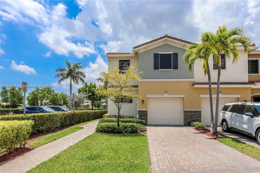 Picture of 476 NE 194Th Ter # 476, Miami FL 33179