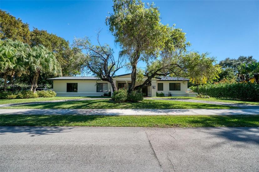 Picture of 9801 SW 73Rd Ct, Pinecrest FL 33156