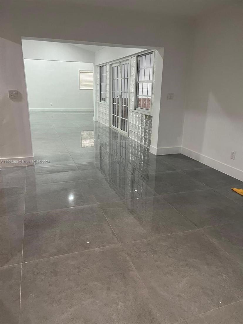 Picture of 840 NE 182Nd St, North Miami Beach FL 33162
