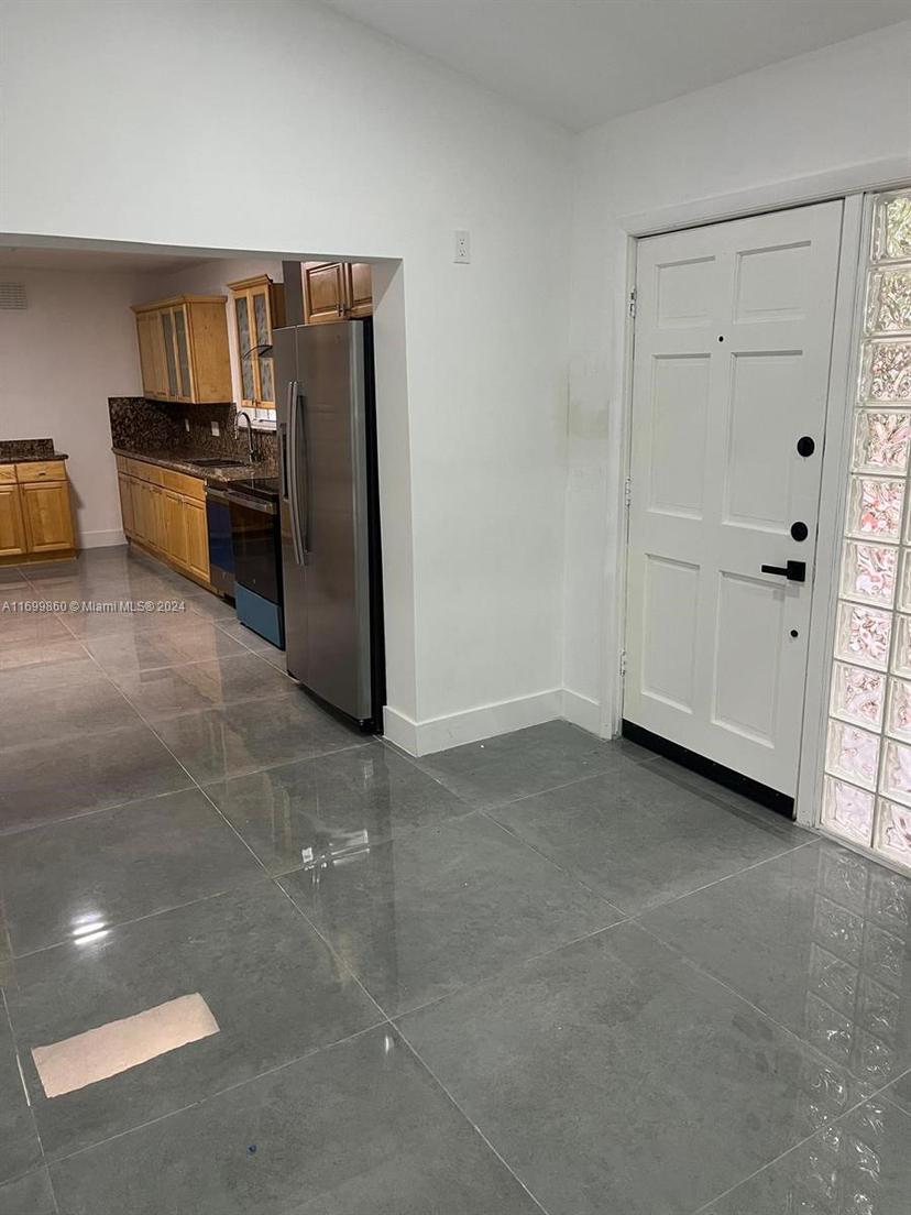 Picture of 840 NE 182Nd St, North Miami Beach FL 33162