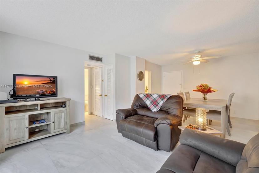 Picture of 3113 S Ocean Dr # 303, Hallandale Beach FL 33009
