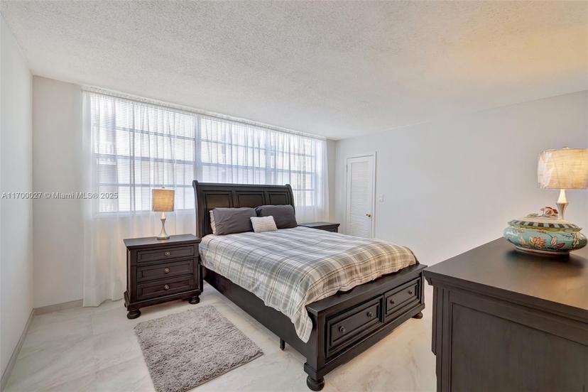 Picture of 3113 S Ocean Dr # 303, Hallandale Beach FL 33009