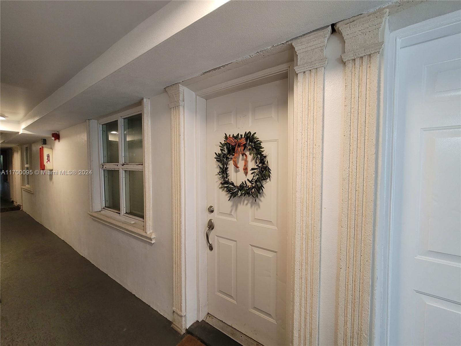 Picture of 3245 Virginia St # 17, Miami, FL 33133