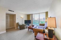 Picture of 3000 S Ocean Dr # 520, Hollywood, FL 33019