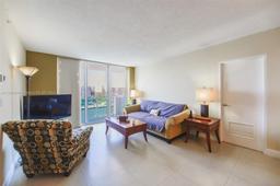 Picture of 3000 S Ocean Dr # 520, Hollywood, FL 33019
