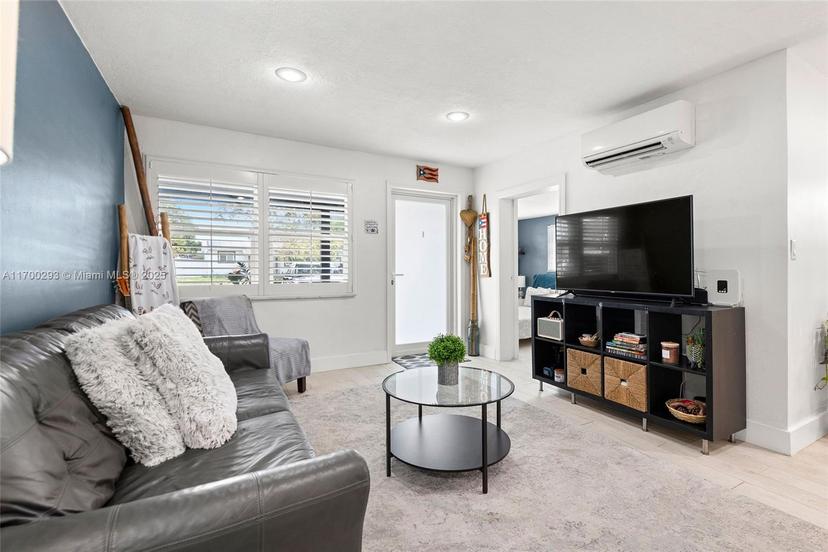 Picture of 7395 Mcarthur Pkwy, Hollywood FL 33024