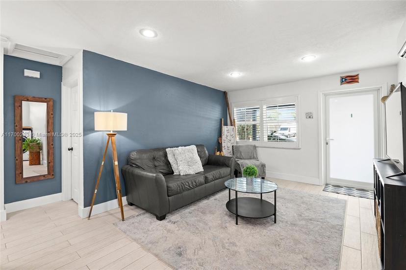Picture of 7395 Mcarthur Pkwy, Hollywood FL 33024