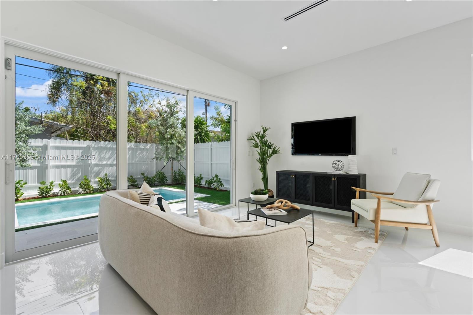 Picture of 3735 SW 28Th St, Miami, FL 33134