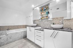 Picture of 3530 Mystic Pointe Dr # 2907, Aventura, FL 33180