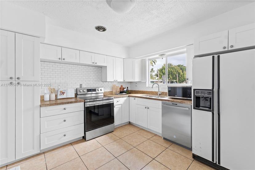 Picture of 201 Entrada Drive, Hollywood FL 33021