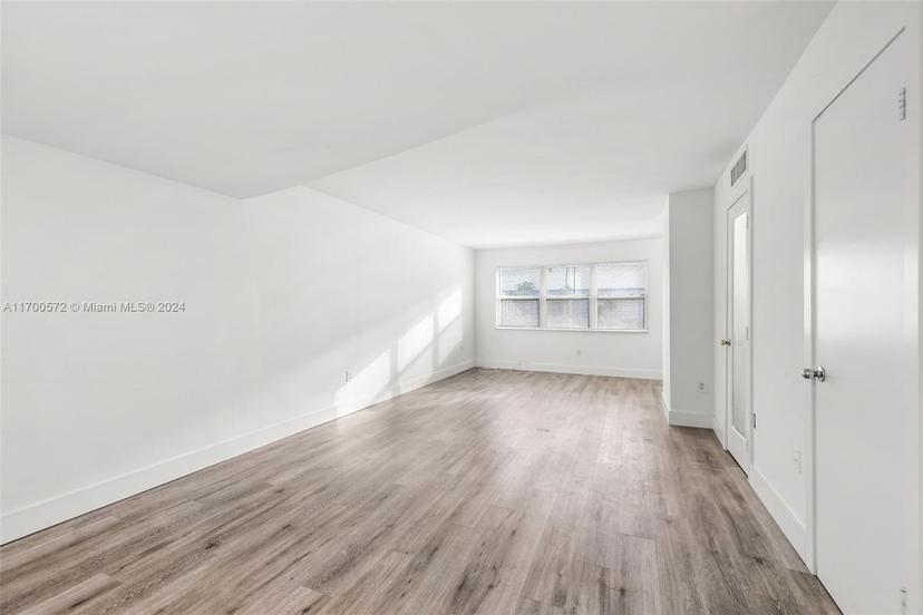 Picture of 1461 NE 150Th St # 103, Miami FL 33161