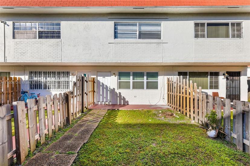 Picture of 1461 NE 150Th St # 103, Miami FL 33161