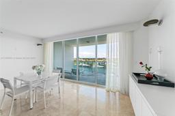 Picture of 20201 E Country Club Dr # 706, Aventura, FL 33180