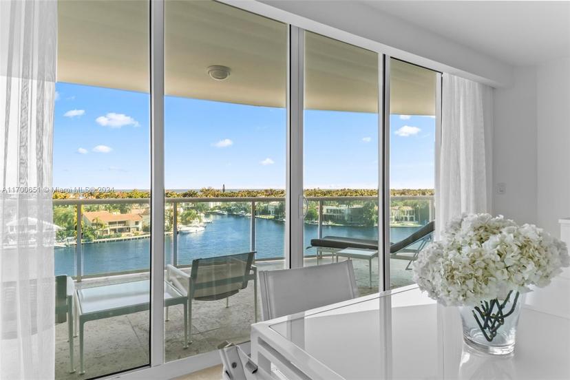 Picture of 20201 E Country Club Dr # 706, Aventura FL 33180