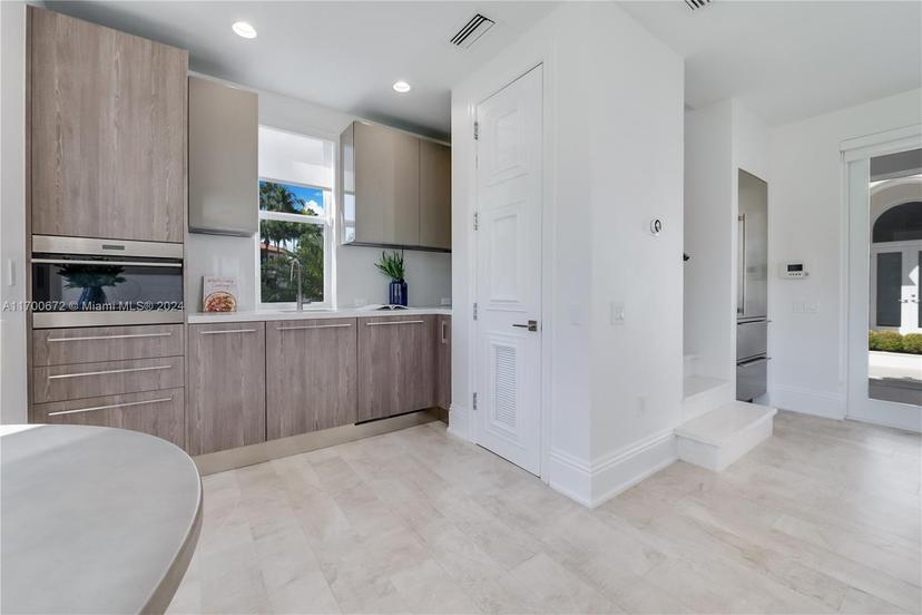 Picture of 13693 Deering Bay Dr, Coral Gables FL 33158